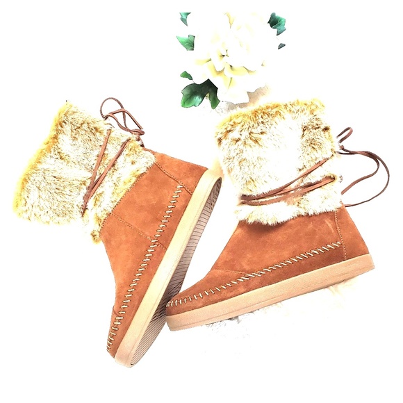 Toms Shoes - NWOB Tom's Nepal Tan Faux Fur Winter Boots Toms Shoes - NWOB Tom's Nepal Tan Faux Fur Winter Boots